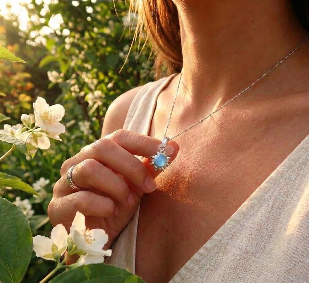 925 Sterling Silver Sun and Moon Pendant with Gemstone - 16 Inch Solid Silver Chain - High-Quality Celestial Jewelry Chic Necklace, Gift Her