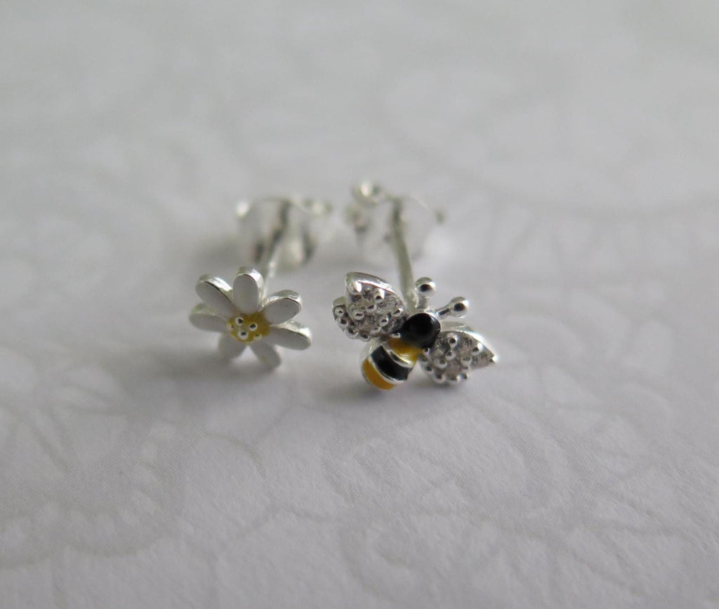 925 Sterling Silver Bee & Flower Push Back Earrings – Enamel Color and CZ Diamond Studs – Dainty Nature-Inspired Jewelry, Two-Tone Elegance