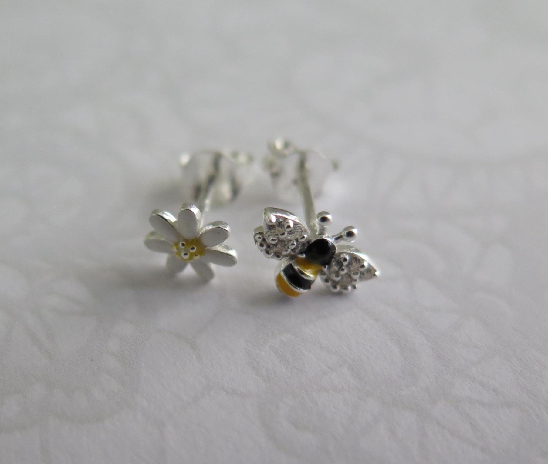 925 Sterling Silver Bee & Flower Push Back Earrings – Enamel Color and CZ Diamond Studs – Dainty Nature-Inspired Jewelry, Two-Tone Elegance