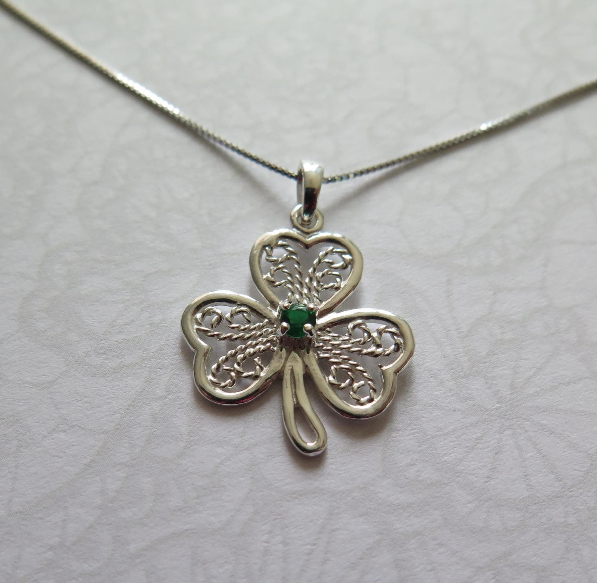 Shamrock Pendant with 18 Inch Chain – Green and Turquoise Gemstone, 925 Silver Lucky Clover Necklace, Charm Minimalist Boho Gift, Shamrock
