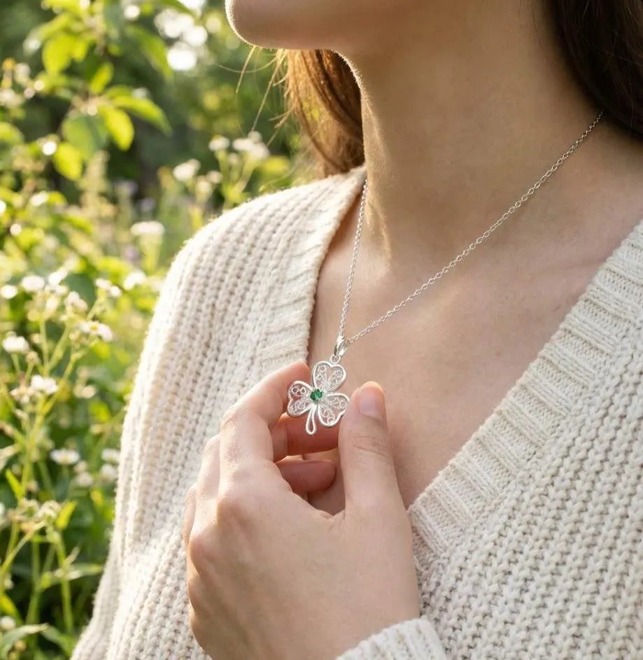 Shamrock Pendant with 18 Inch Chain – Green and Turquoise Gemstone, 925 Silver Lucky Clover Necklace, Charm Minimalist Boho Gift, Shamrock